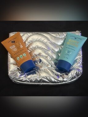 Hand in Hand Sugar Scrub and Body Wash with New Metallic Puffy Cosmetic Pouch